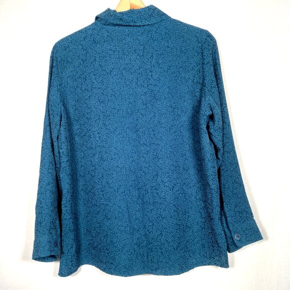 TravelSmith Blouse Petite Small SP Blue Long Sleeve Textured Leaf Collar Button - Picture 2 of 10